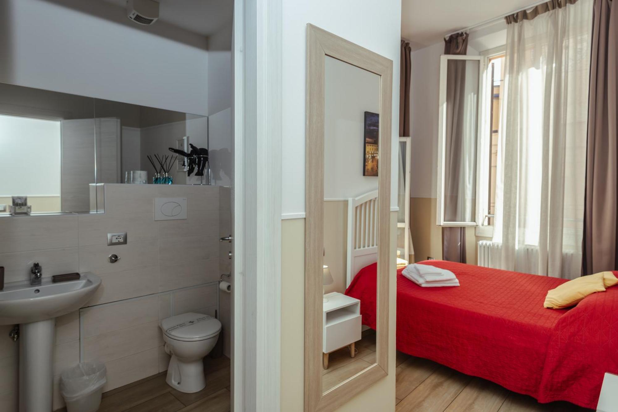 Il Tiro Rooms ボローニャ エクステリア 写真